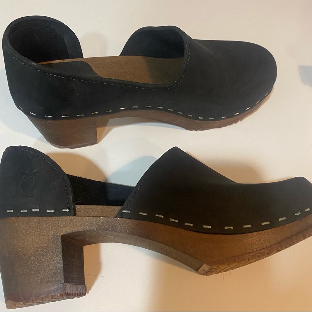 Sandgrens closed back clogs